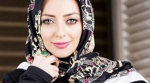 عینک گرون قیمت نفیسه روشن همه رو مات کرد | خانم چه بریز و بپاشی برای خودش کرده 