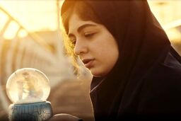 عکس آسانسوری الیکا ناصری بازیگر سریال گردن زنی+بیوگرافی