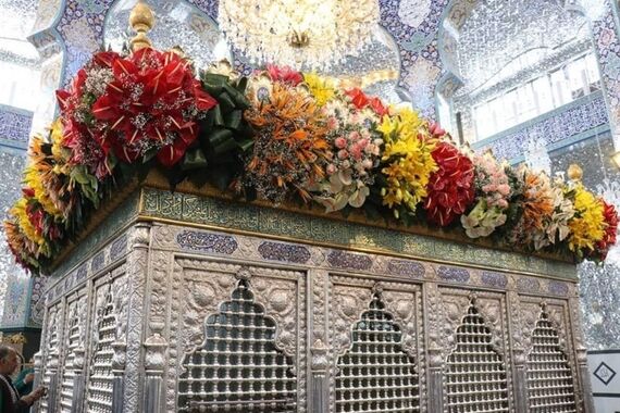 گل-آرایی-ضریح-مطهر-حضرت-زینب-س