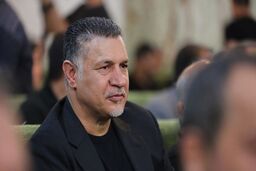 حضور علی دایی در مجلس ختم مادر کریم باقری + فیلم