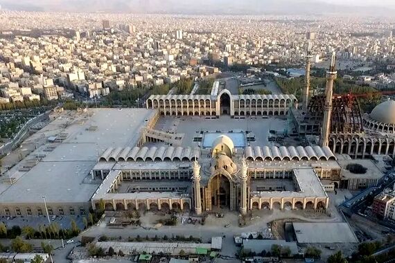 تصویری از یک چهره آشنا در نماز جمعه تهران