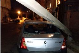 تیر چراغ برق فرو رفت به عقب ال90