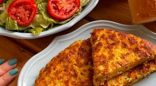 اگر بدنبال یه غذای ساده و اقتصادی هستی با من همراه شو | طرز تهیه کوکوی سیب زمینی و هویج فقط تو نیم ساعت