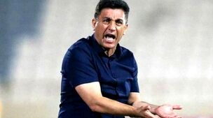انتقادات جنجال برانگیز قلعه نویی از رئیس صدا و سیما، حاشیه ساز شد