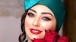 نفیسه روشن ازدواج با مرد خارجی را علنی کرد | رونمایی نفیسه روشن از دسته گل خواستگاریش 