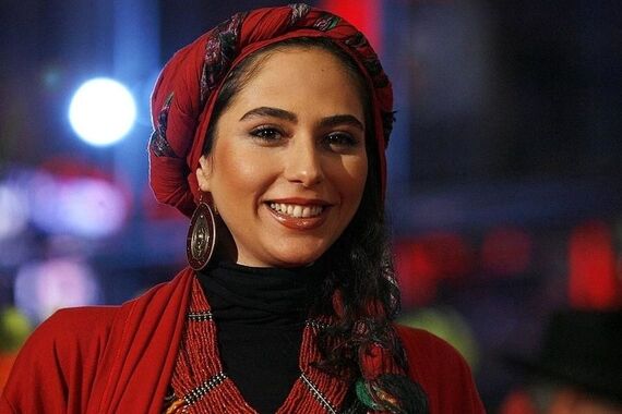 عکس عجیب رعنا آزادی ور غوغا کرد | خانم با این گوشواره های قدیمیش شده عین مامان بزرگا