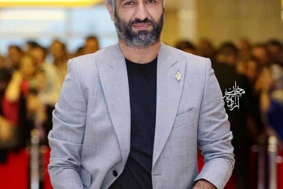 تف‌بازی پژمان جمشیدی و مادرش تو خیابون! | پژمان خان با اون دک و پز چه بی‌کلاسیا