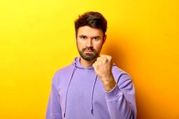 عقده‌ای‌ها متولدین این ماه‌اند | روانشناسی شخصیت