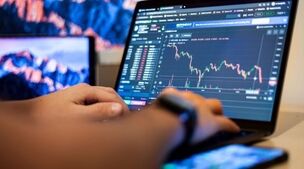 مسیر موفقیت در لایت فارکس؛ از عادت‌های معاملاتی تا انتخاب استراتژی سودده