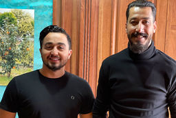 عکس جشن تولد آنچنانی بهرام افشاری با عشق جذابش | اوه اوه آقا بهرام کیک تولدش رو تریلی بار نمیزنه !!! + عکس داغ