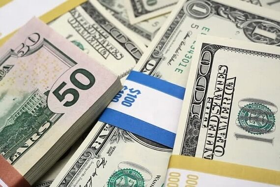 سقوط قیمت دلار امروز 10 مهر 1403+جزئیات